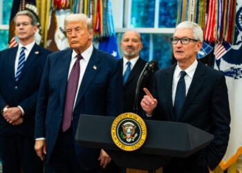 Trump Will Host Tech Billionaires Bill Gates, Tim Cook And Mark Zuckerberg At Rose Garden Thursday