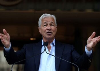 JPMorgan CEO Jamie Dimon warns of a cloudy US economic outlook