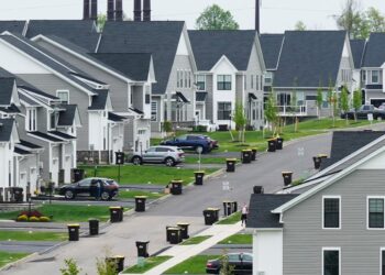 Average rate on a 30-year mortgage falls again, dips to lowest level since early October