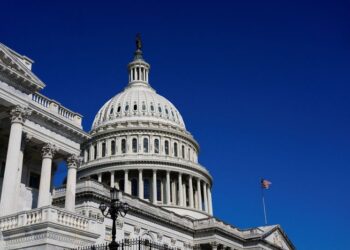 Stopgap spending bill to avert shutdown falls short in US Senate