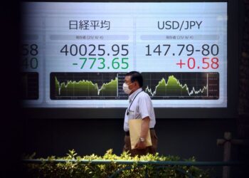 Caution sets in as US government shutdown looms