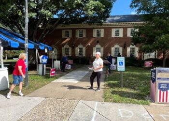 As shutdown drags on, US voters see blame game threatening Democrats and Republicans