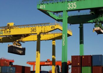 China’s September dollar-denominated exports rise 8.3% y/y, imports up 7.4%