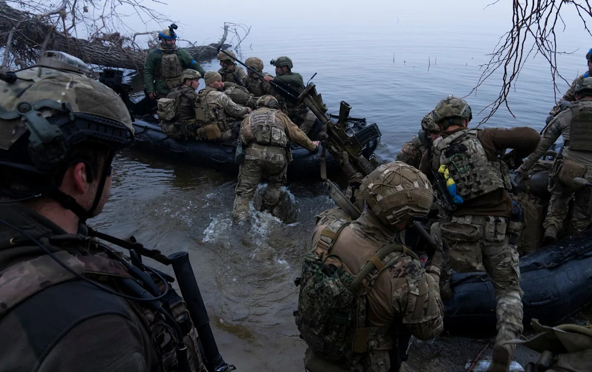 Trapped on the Dnipro, Putin’s troops tried to flee by boat — and were blown apart