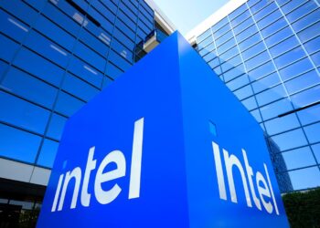 Intel stock jumps as Q3 earnings beat expectations, AI drives chip demand