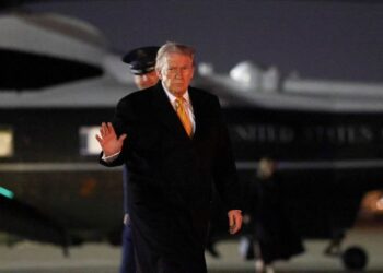 US Senate advances bill to end federal shutdown