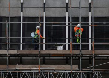 UK government approves 4.1% rise in minimum wage for 2026