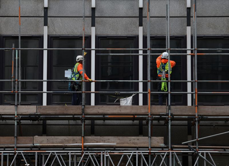 UK government approves 4.1% rise in minimum wage for 2026