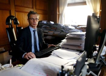 ECB should cut rates only if inflation path points downward without rebound, Vujcic says