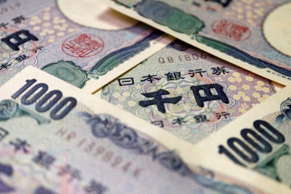 Yen bears emboldened by no-surprises BOJ