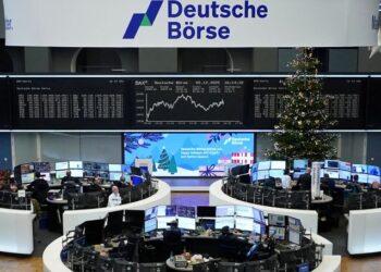 European shares muted at start of holiday-shortened week