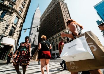 US economic growth accelerates in third quarter