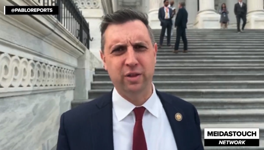 ‘Kristi Noem’s an Idiot’: Congressman Shreds DHS Secretary Who ‘Didn’t Even Realize That There Was Gonna Be Video’ of ICE Killing