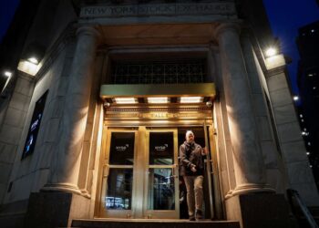 Investors bank on US earnings strength as policy noise grows louder