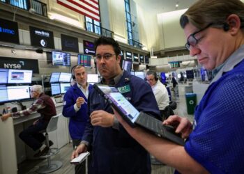 Yen spikes with intervention in focus; oil rallies on Iran fears