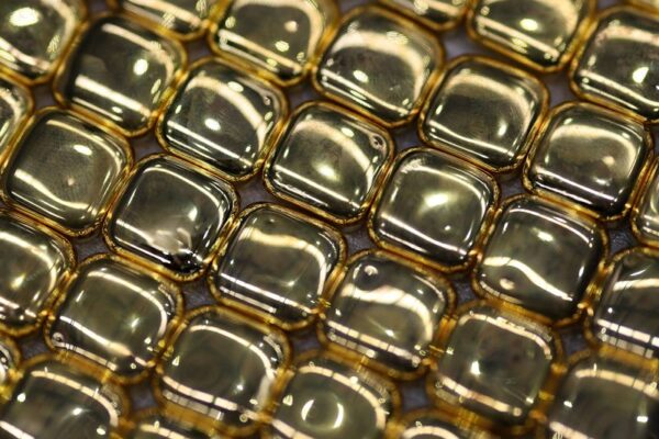 Gold rushes to record high above $5,000/oz 