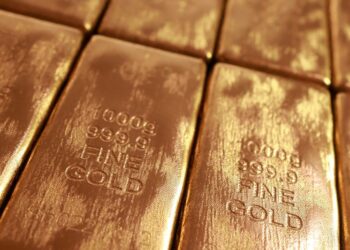 Gold falls from three-week high as dollar firms
