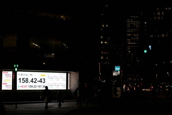 Dollar languishes as Asia markets reopen to renewed tariff turmoil