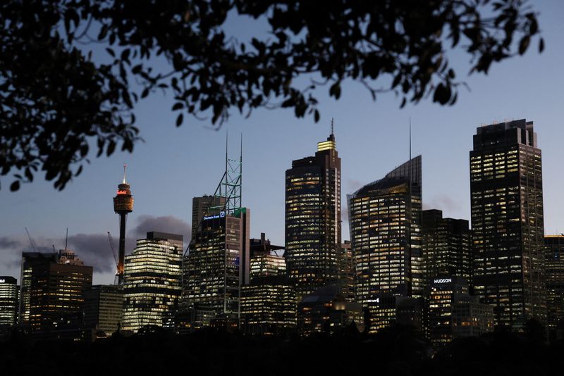 Australia economy picks up speed in Q4, stretches supply