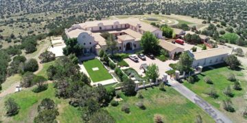 Brothers of Epstein accuser Virginia Giuffre visit New Mexico ranch, demand unredacted documents