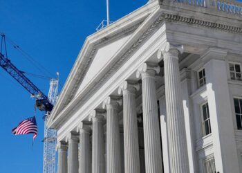 US Treasury seen holding coupon sizes steady, leaning on bills as tariff refunds loom