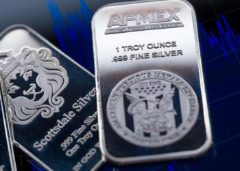 Gold And Silver Prices Surge As Oil Falls