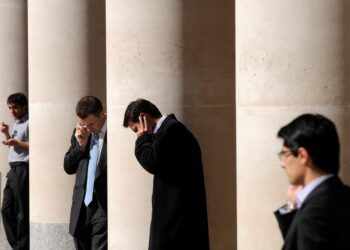 Long-term UK borrowing costs rise to highest since 1998, sterling slumps as Starmer’s future in doubt