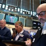 S&P 500, Nasdaq end up as tech, chipmakers rebound