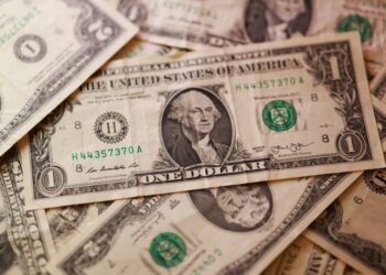Foreigners bought $103 billion of US securities in April, Treasury holdings rise