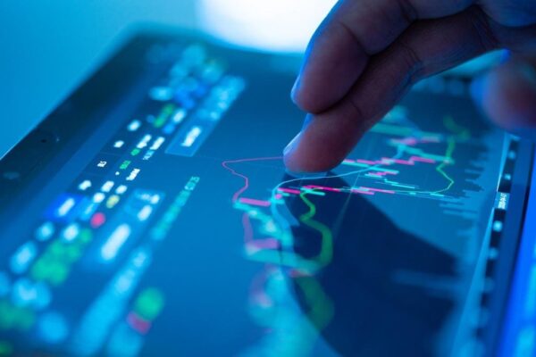Fundamental Versus Technical Analysis For Short-Selling Opportunities