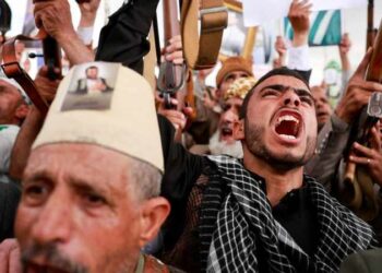 Allies back Saudis as Houthi attacks threaten key oil route