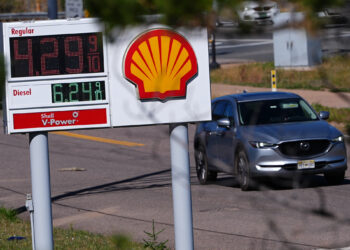 Boosting U.S. oil supplies with Russian diesel unlikely to have impact on prices, experts say