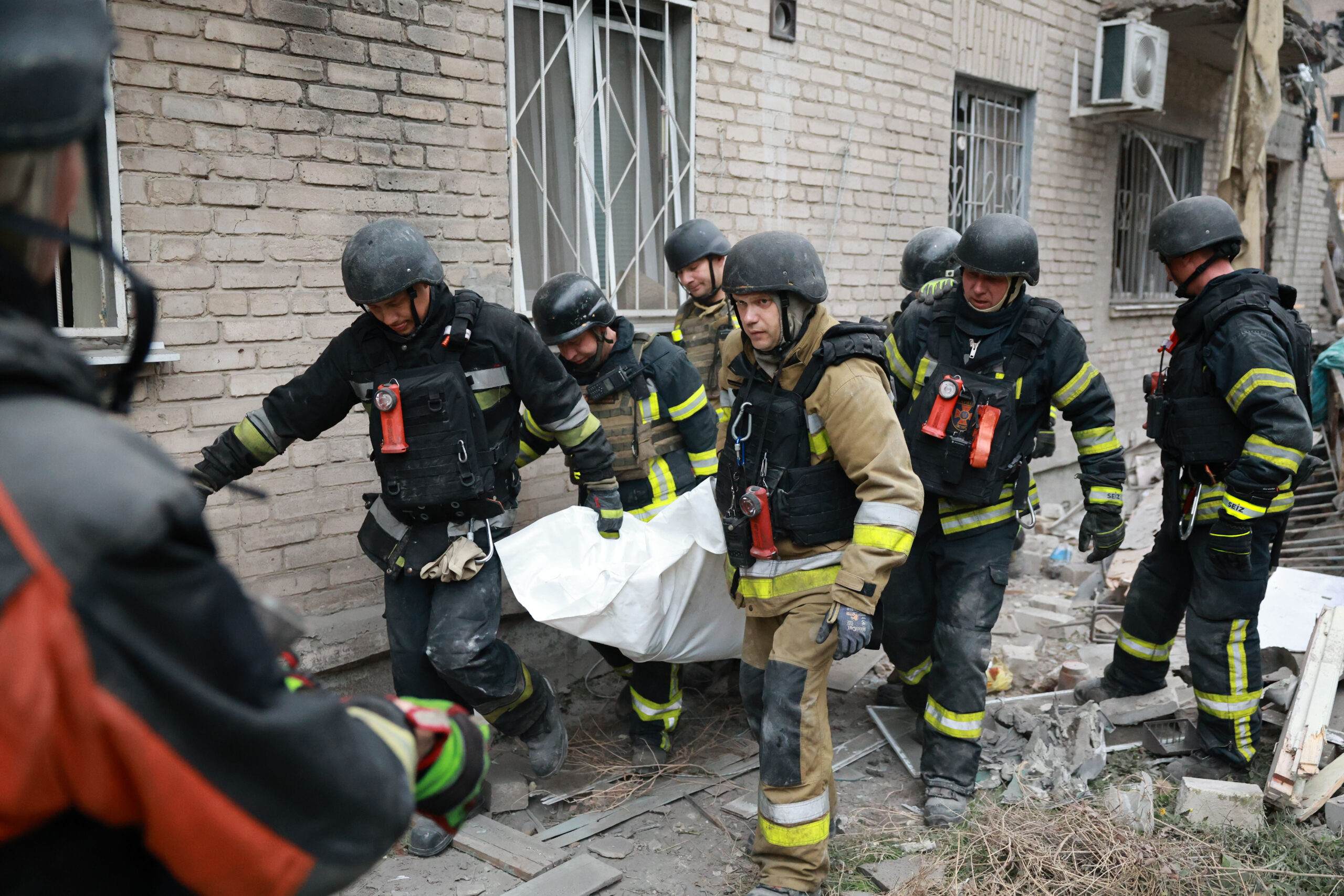 Russian strikes kill 8 in Ukraine a day after Trump’s diesel deal with Putin